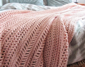 CROCHET BLANKET PATTERN - Mountain Mama Blanket | 6 Sizes | Easy Beginner Crochet Pattern | 5 Basic Stitches | Bulky Weight Yarn | Pdf