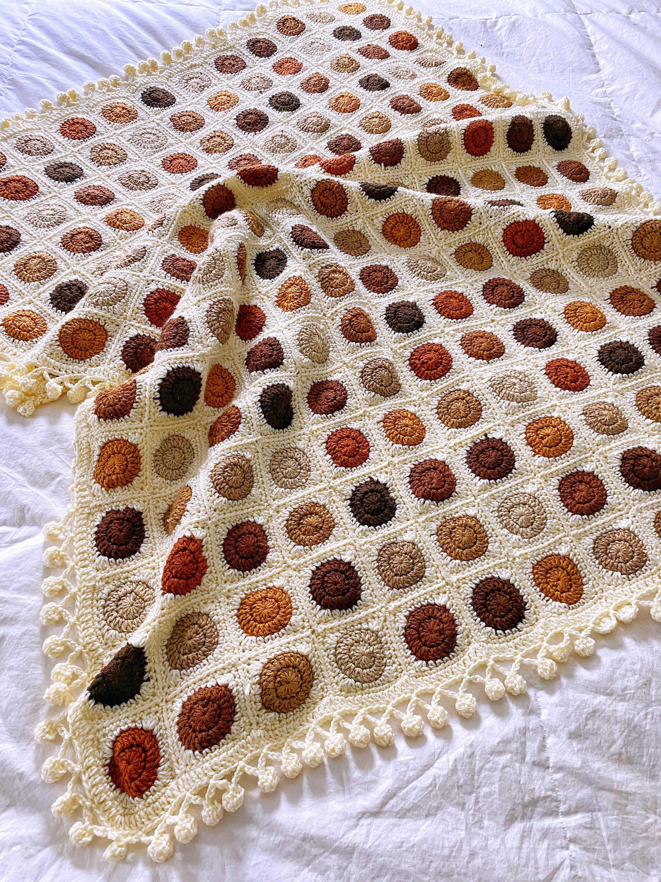Dottie Cat25 Example.pdf CROCHET PATTERN PDF - Polka Dottie Blanket | Join as You Go Circle ...