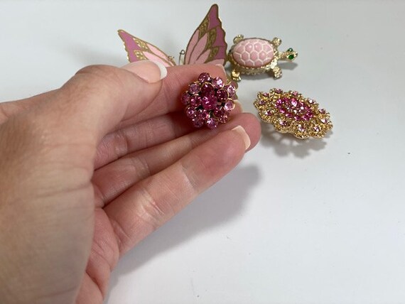 1960's Vintage Brooch Set - image 7