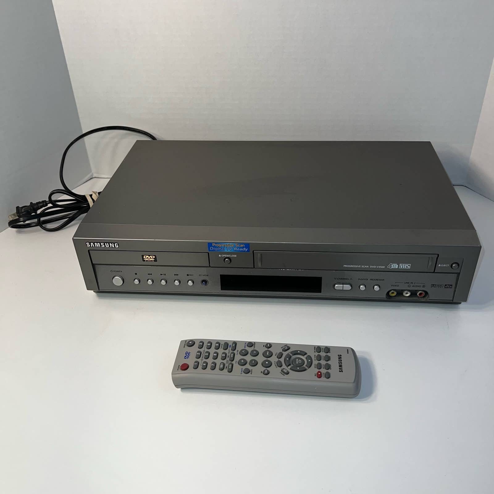 Samsung DVDV3500 DVD VHS VCR Combo Player VHS Recorderwith Remote