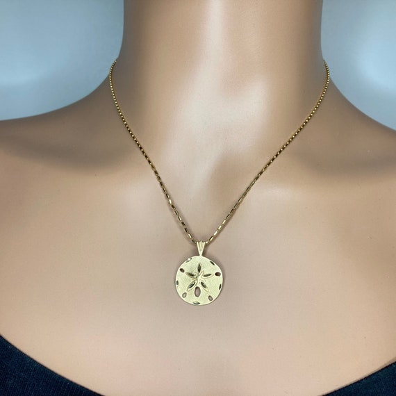 Vintage Sand Dollar 14K Gold Pendant and chain in… - image 4