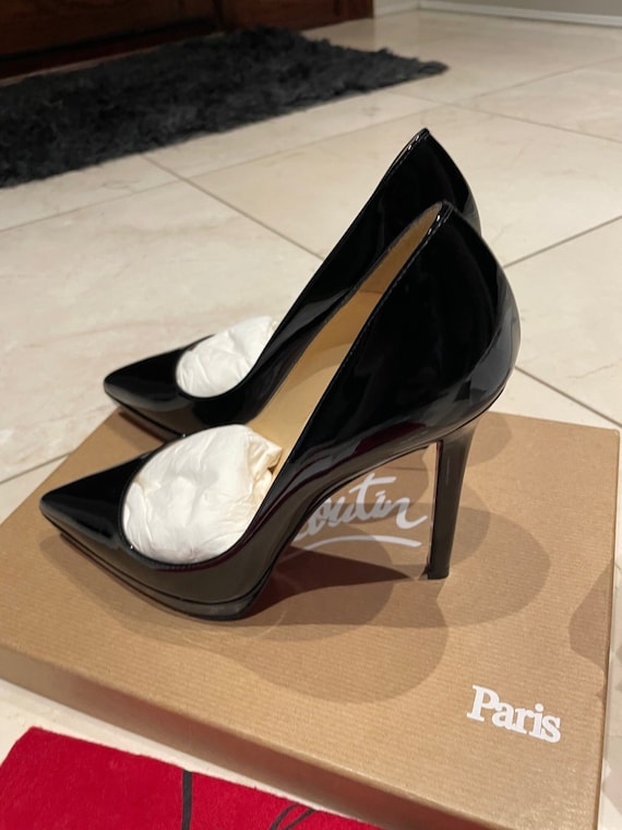 Classic Pump Showdown - So Kate v Pigalle 120 