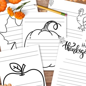 Può includere: Cinque pagine di scrittura stampabili per il Ringraziamento con carta rigata e illustrazioni in bianco e nero di una zucca, una mela, un tacchino e foglie. Il testo "Buon Ringraziamento" è incluso su una pagina.