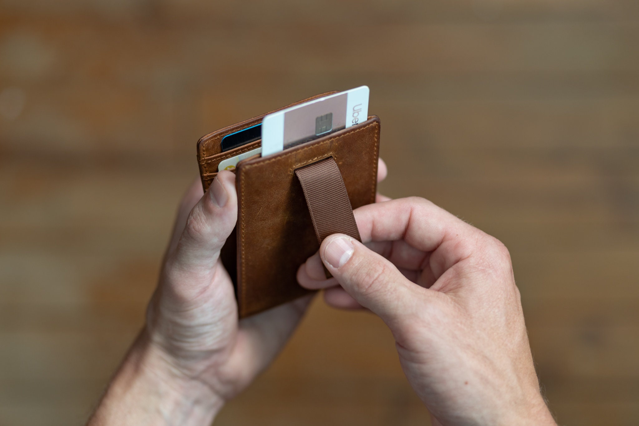 Minimalist AirTag Case for Wallet | Apple Airtag Leather Wallet | Bifold Leather Wallet with Money Clip | Front Pocket Wallet w Money Clip