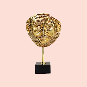 Mask of Agamemnon - The best known of Schliemann&#39;s finds from the royal tombs at Mycenae - Bronze
