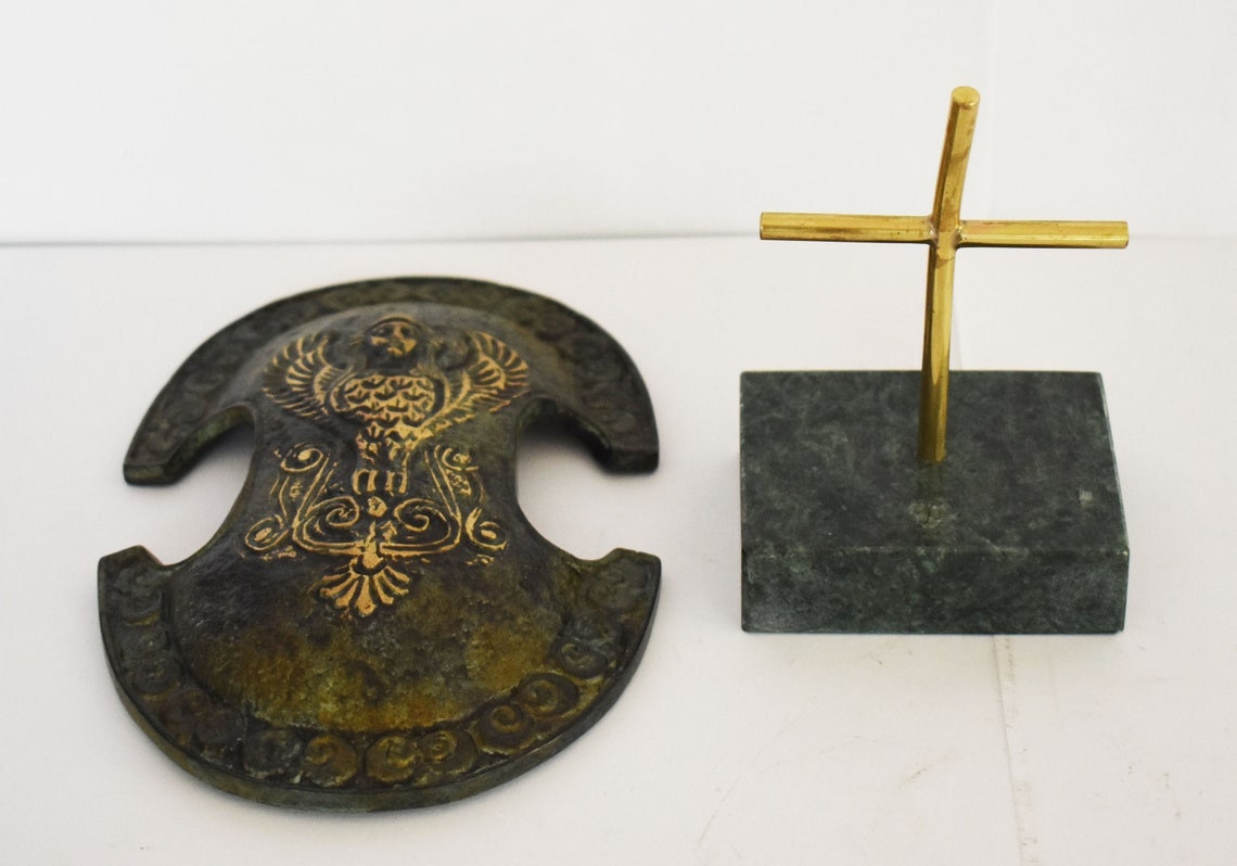 8の字盾 - ミケーネ文明の盾の最も一般的なタイプ - 古代ギリシャ