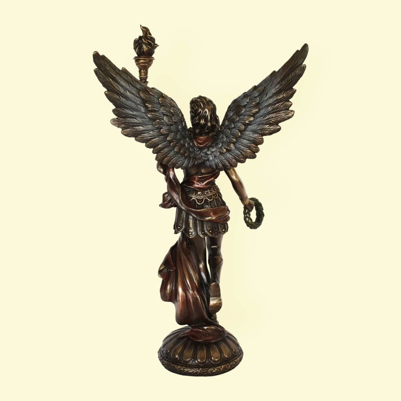 winged victory goddess