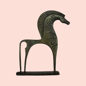Starożytny grecki koń - symbol determinacji, wytrzymałości, męstwa, wolności, podróży, piękna, majestatu i ducha - brąz