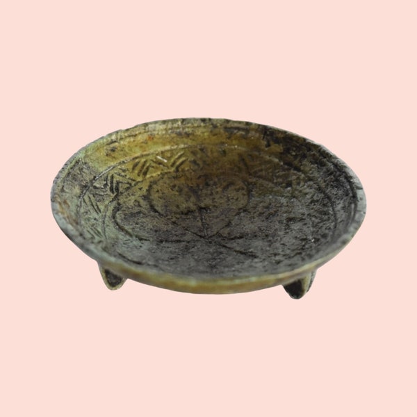 Ancient Greek Plate with floral design - Macedonian Kingdom - Reproduction - Bronze