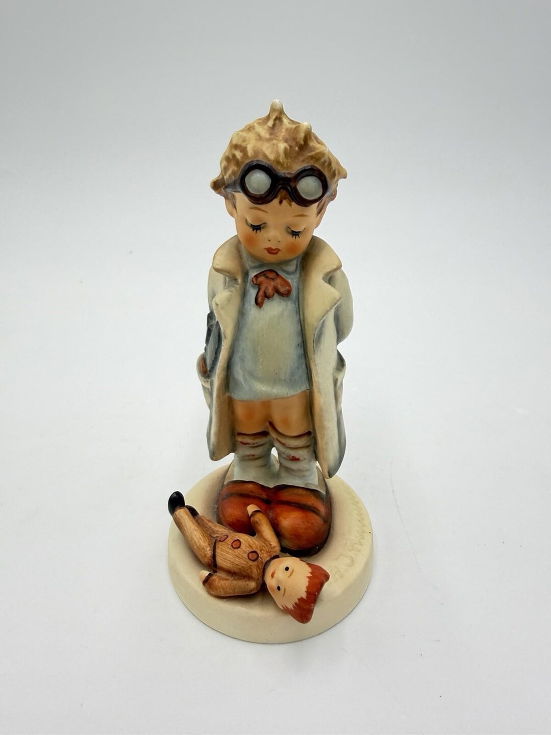 Hummel Goebel Figurine Doctor 5”H 127 Germany Porcelain Vintage ...
