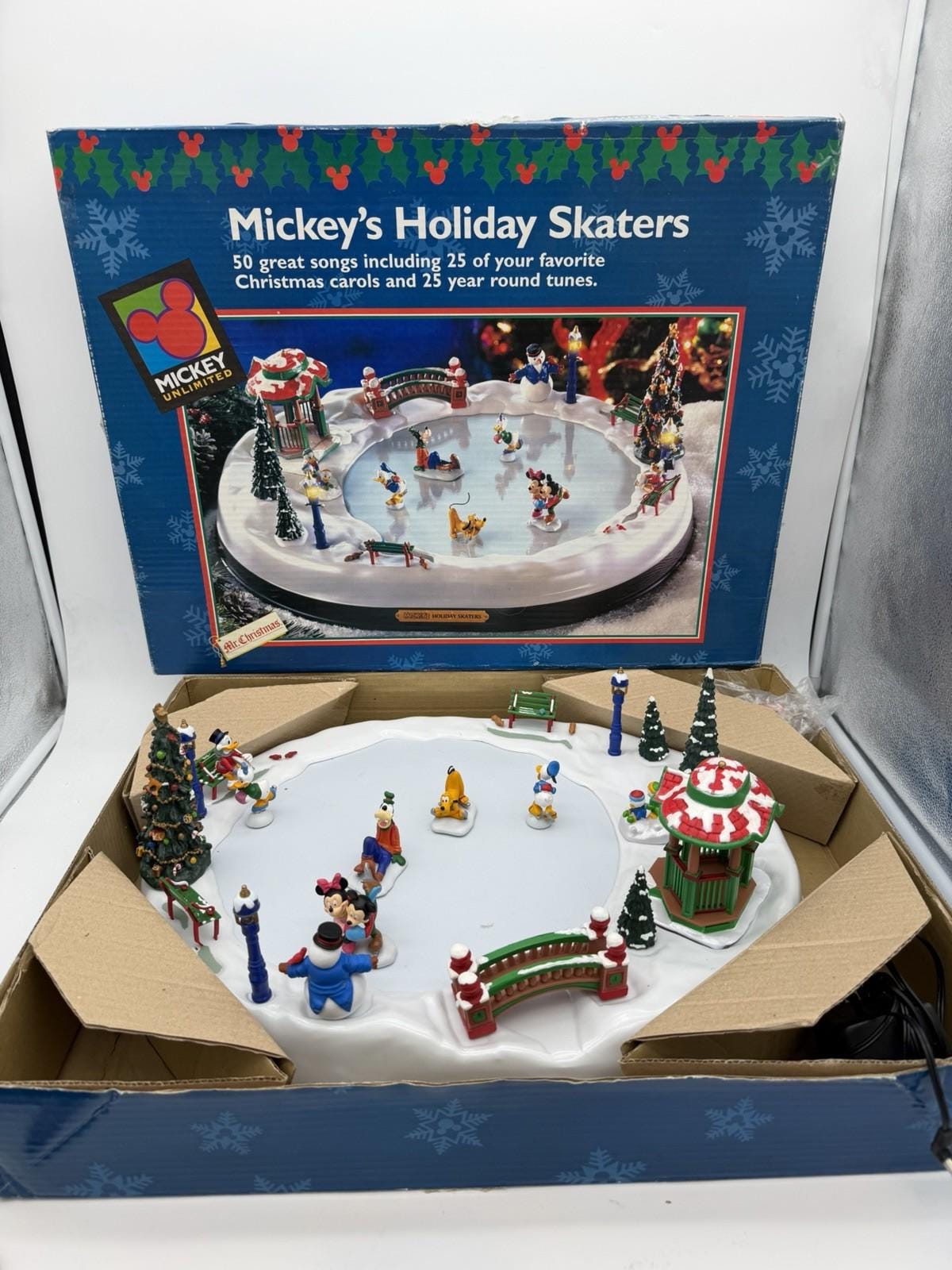 Mr Christmas 1996 Disney Mickeys Holiday Skaters Ice Skating Pond