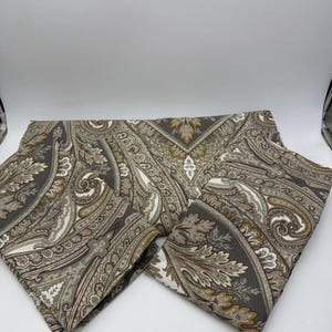 Pottery Barn Anton Paisley Medallon Floral Gray Queen Size 2 Standard Chams