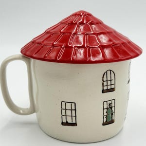 Anthropologie Cozy Home Red Village Rooftop Lid Christmas Coffee Tea Mug Rare image 4