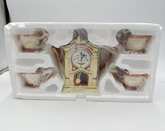 Dept 56 Storybook "Hickory Dickory Dock" Handpainted Ceramic Teapot & 4 Tea Cups