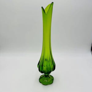 Vintage L.E. Smith Green Glass Vase: 15" Swung Petal Design