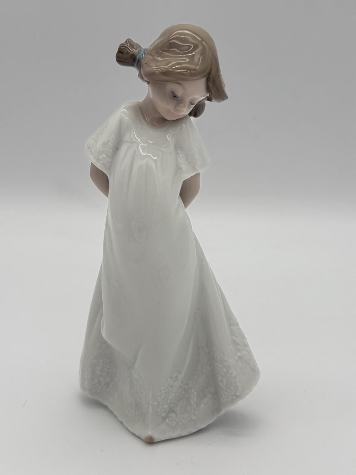 Nao by Lladro Spain Porcelain 1109 so Shy Little Girl Retired Nao by Lladro Spain Porcelain 1109 so Shy Little Girl Retired