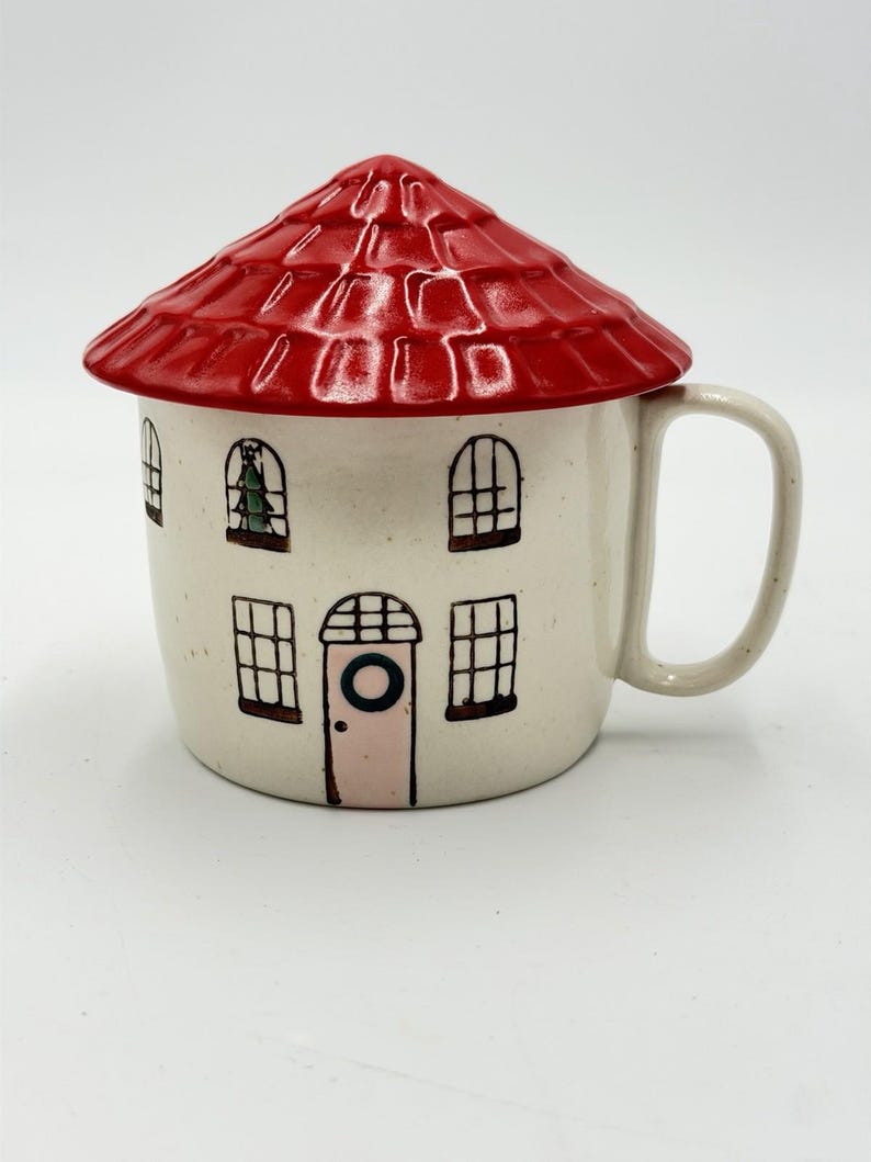 Anthropologie Cozy Home Red Village Rooftop Lid Christmas Coffee Tea Mug Rare image 2