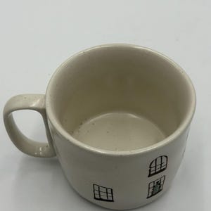 Anthropologie Cozy Home Red Village Rooftop Lid Christmas Coffee Tea Mug Rare image 6