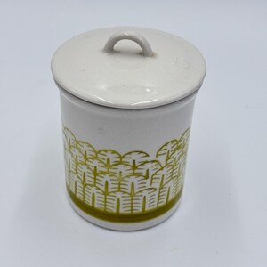 Recipiente de mesa con tapa de cerámica amarilla de 4,5" de Anthropologie Nature imagen 2