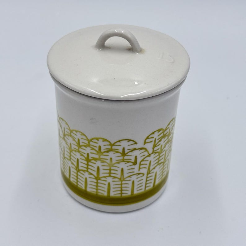 Recipiente de mesa con tapa de cerámica amarilla de 4,5" de Anthropologie Nature imagen 2
