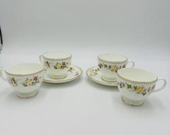Wedgwood 4 tazas y dos platillos Mirabelle R4537 Porcelana fina floral Inglaterra