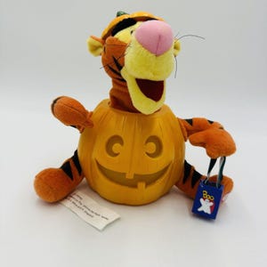 Disney's Gemmy Tigger in Halloween Pumpkin Animated Sings Moves 9 in VTG Works