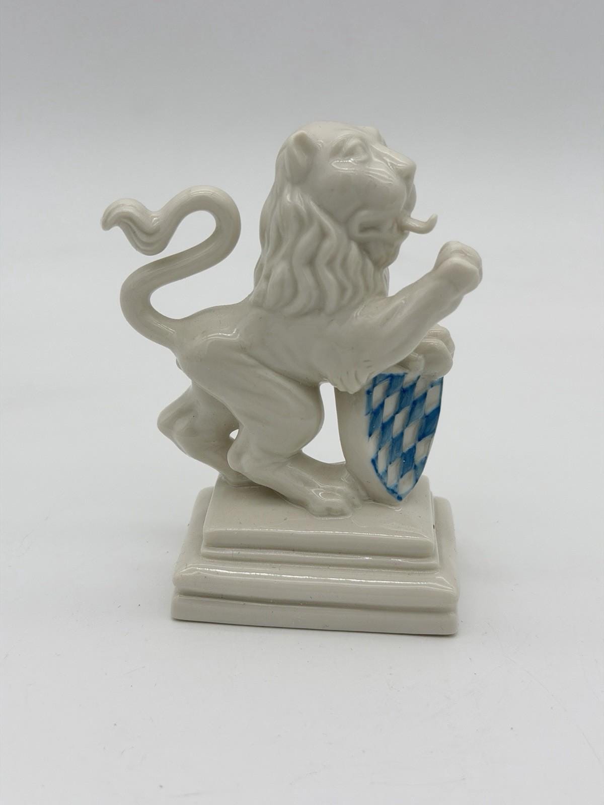 ニュンヘンブルグ Nymphenburg 置物 ライオン 陶器 フィギュリン Nymphenburg Porcelain - Etsy