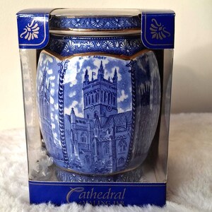 Ringtons Wade Pottery Cathedral teburk (1989)