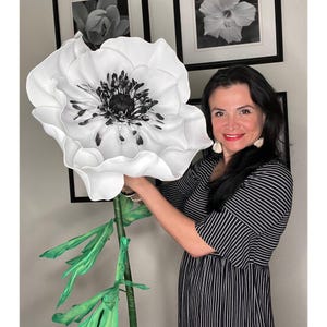 Giant Flowers, Anemone Flowers, Large Standing Flowers, Giant Paper Flowers, Birthday Party Selfie station, Wedding Big Flowers Backdrop
