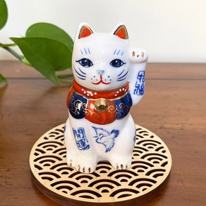Japanese Lucky Cat Statue Maneki Neko, Beckoning Waving Cat For Happiness, Good Luck Gift, Lucky Cat Ornament, Made in Japan,  Desk Decor