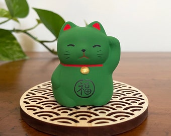 Green Japanese Lucky Cat Statue, Maneki Neko, Beckoning