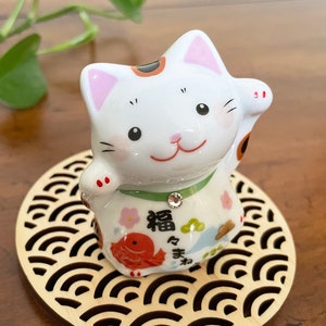 Japanese Lucky Cat Statue, Maneki Neko Figurine, Beckoning Waving Cat For Happiness and Good Luck, Feng Shui Cat, Good Fortune, Kawaii Gifts