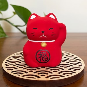 Lucky Feng Shui Cat, Lucky Chinese Cat, Lucky Cat Waving