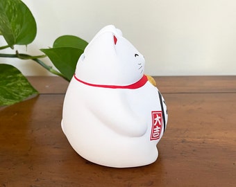 White Maneki Neko Lucky Cat Statue: Japanese Feng Shui Decor