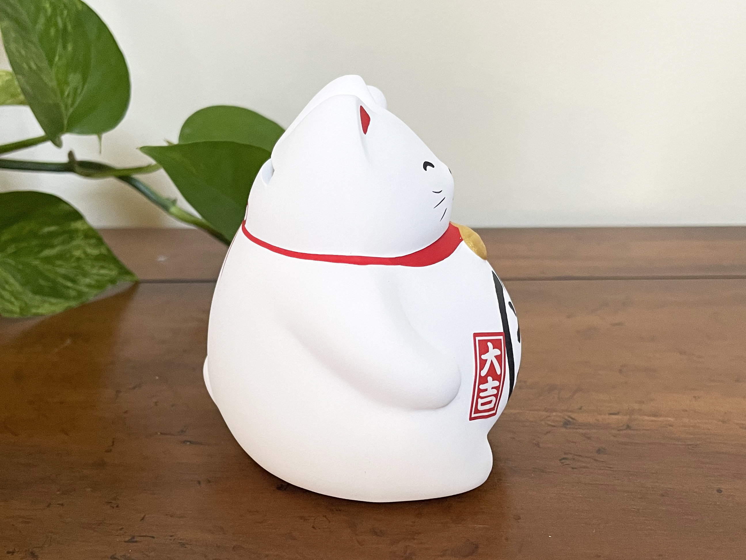 White Maneki Neko Lucky Cat Statue: Japanese Feng Shui Decor