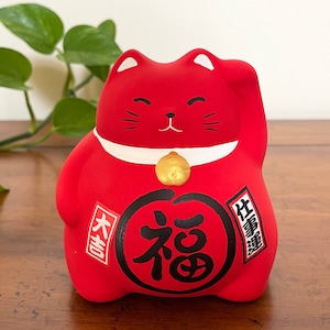 Red Maneki Neko Lucky Cat Statue: Japanese Feng Shui Decor