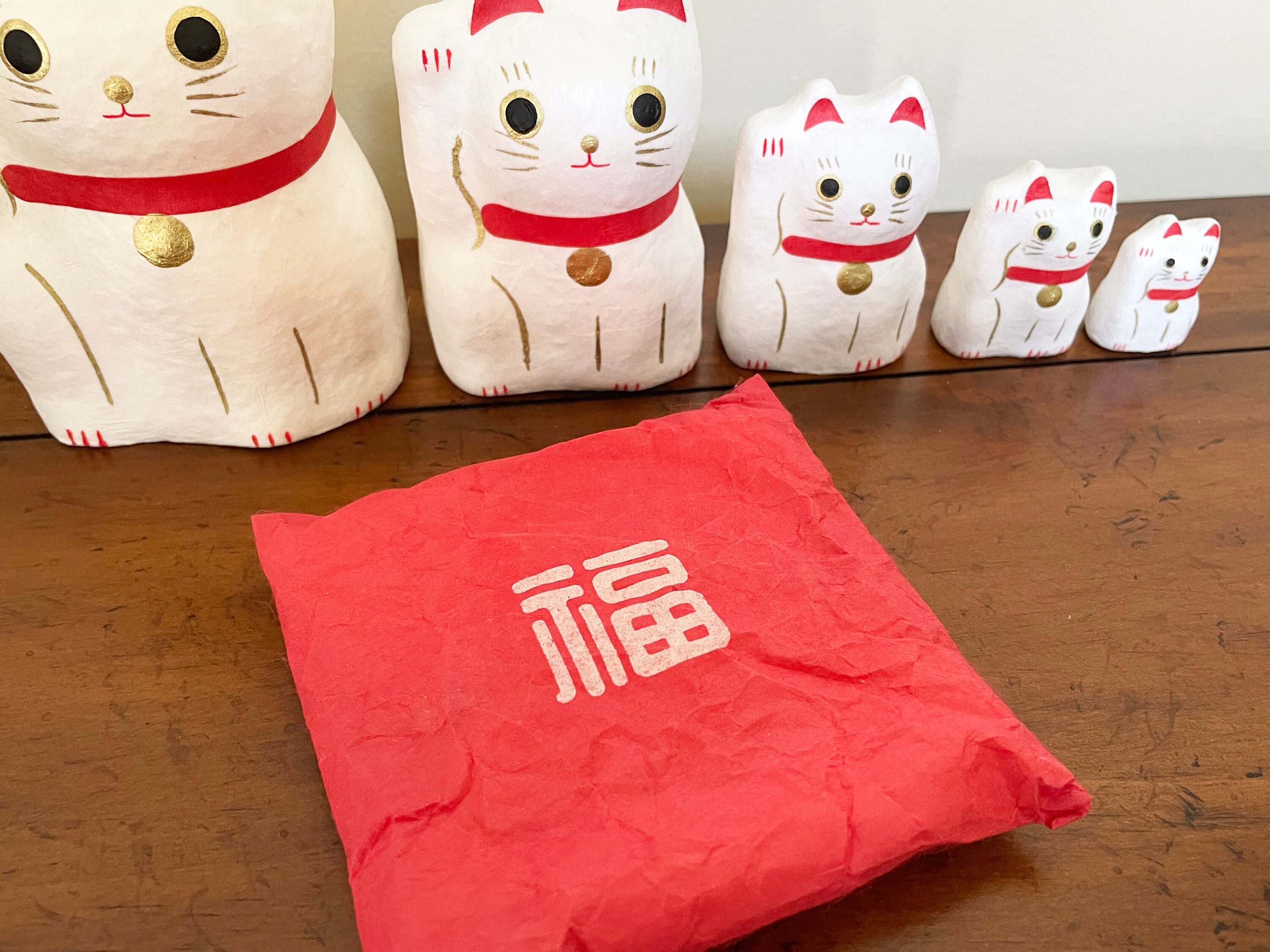 Japanese Lucky Cat Statue, Maneki Neko Nesting Doll, Beckoning Waving