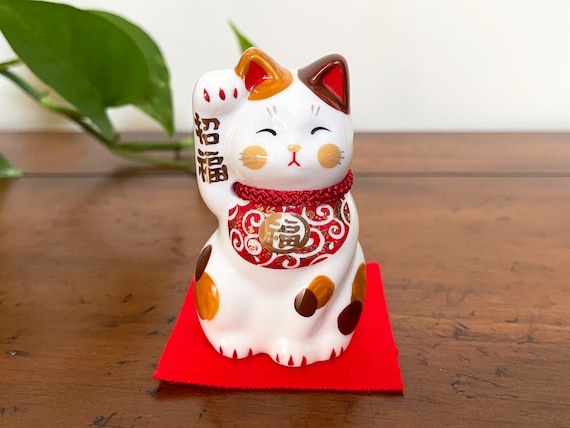 Japanese Lucky Cat Statue Maneki Neko Beckoning Waving Cat for Happines Good Luck Decor Desk Decor Office Decor Small Kawaii Gifts Etsy UK