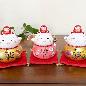 Set of 3 Japanese Lucky Cat Figurine, Maneki Neko Statue, Beckoning Waving Cat, Daruma Doll, Good Luck Gift, Desk Decor, Small Kawaii Gifts