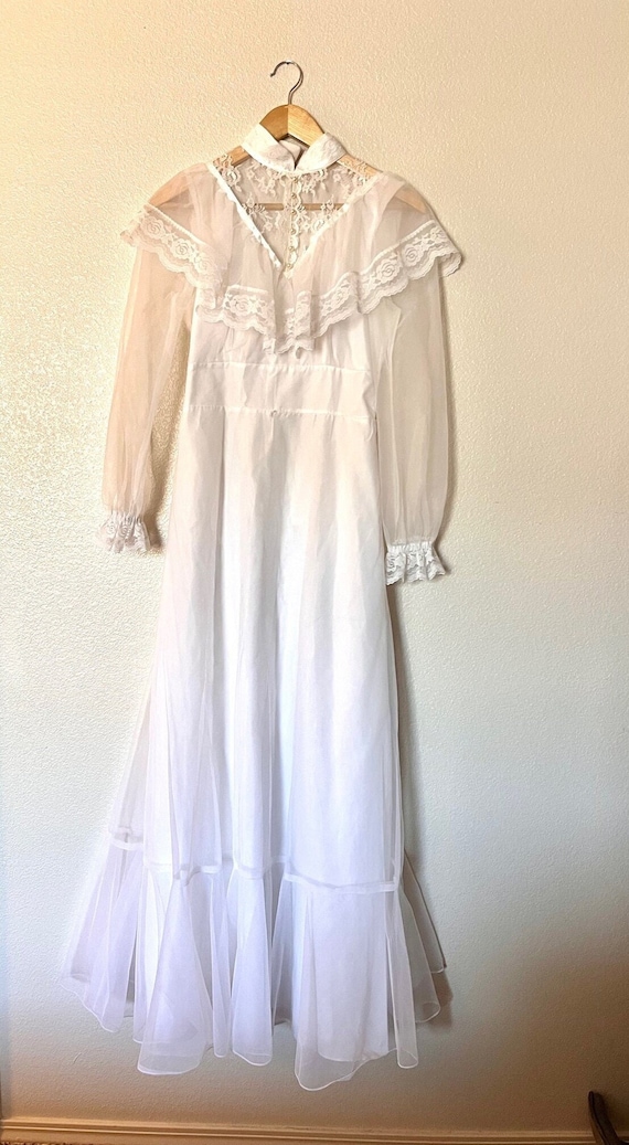 Vintage Wedding Formal Gown size 11/12