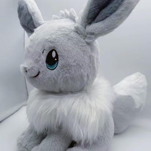 Förbeställ, Shiny Eevee, Fennekin, Froakie, Politoed, Dragonite Plyschleksaker (35 cm)
