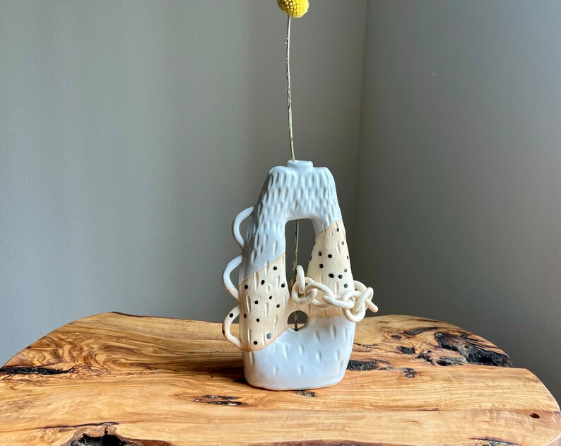 Medium Ceramic Vase with Chains Handbuilt Asymmetric Vase, Modern Ceramic Vase, Flower Vase, Handmade Pottery, Home Decor, Housewarming Gifts, D’Earth Pottery