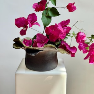 Small Sculptural Ikebana Vase, Handmade Ikebana Vase, Modern Ceramic Vase, Home Objects, Organic Look Pottery, D&#39;Earth Pottery, Wabi Sabi