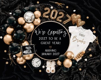 Pode incluir: Anúncio de gravidez com tema preto e dourado. A imagem inclui balões dourados, uma bola de discoteca, um body de bebé e o texto "We're Expecting 2027 to be a great year! Arriving January 2027".