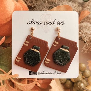 Zauberbuch Ohrringe aus Ton, Witchy Styles, Halloween