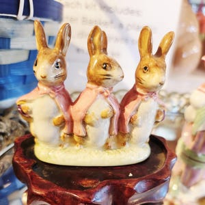 Beatrix Potter Beswick Bunny Figurines Set | Flopsy Mopsy Cottontail Mrs Rabbit Benjamin Bunny England | WallysCorner