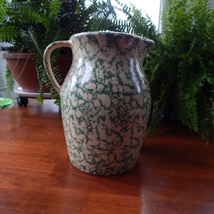 Roseville Pitcher 2 Qt.