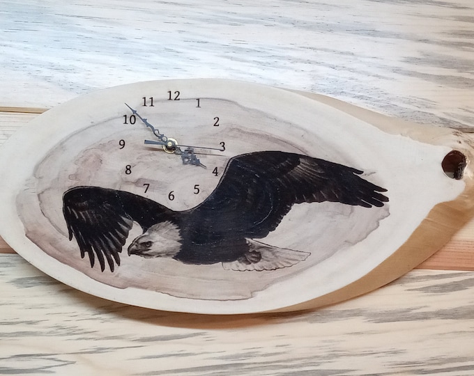 American Bald Eagle, Laser Engraved Clock, Live edge wood, Lacquer Finished, Christmas, Birthday gift. Wall Decoration, Man Cave