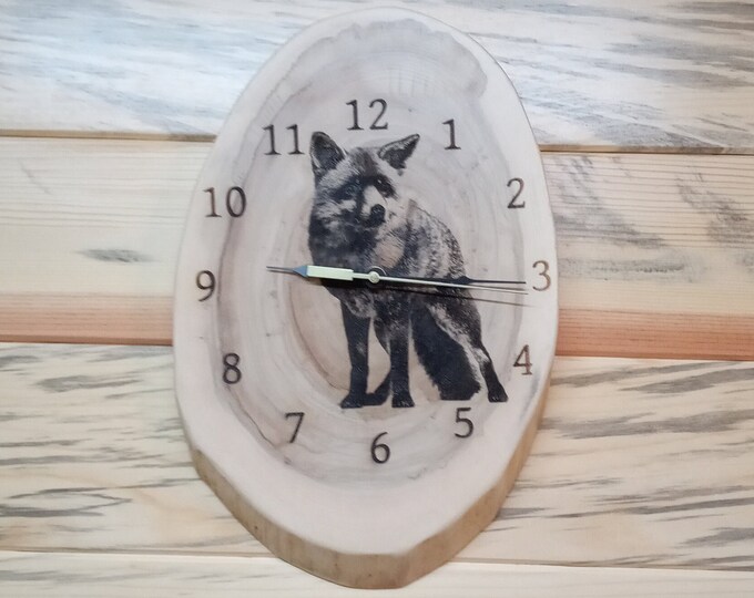 Red Fox, Laser Engraved Clock, Live edge wood, Lacquer Finished, Christmas, Birthday gift. Wall Decoration, Man Cave