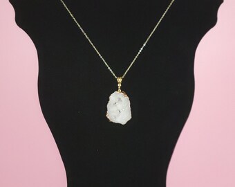 Natural Druzy Geode Necklace Pendant, Multiple Color Options, Thin Chain, Gold, Agate Geode Sparkly Crystal Stainless Steel Neckalce